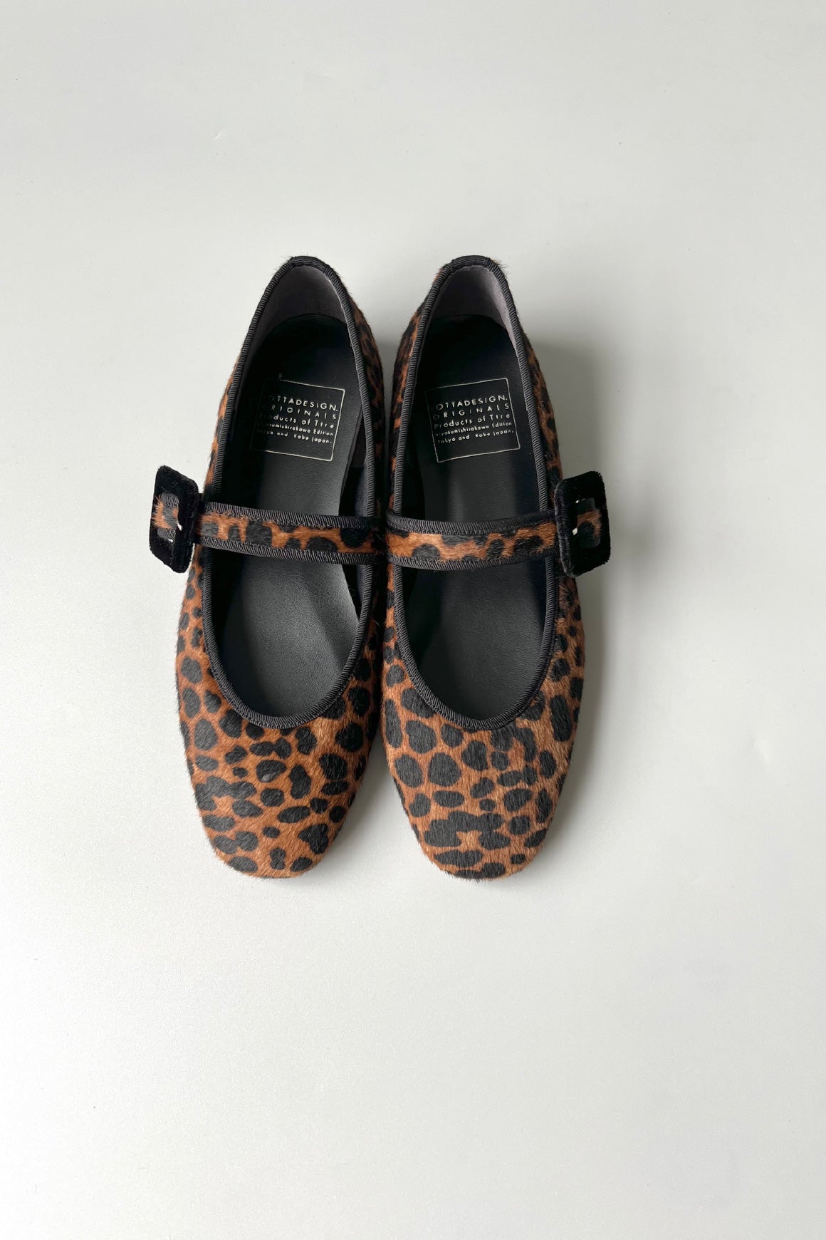 ロッタデザイン スクエア ビジューストラップ バレエシューズ ［NELU