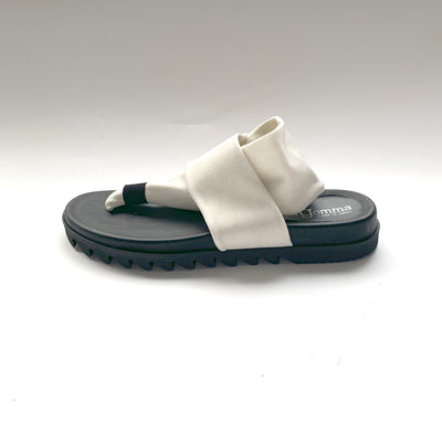 A summer staple! Relax and wear [la gomma]