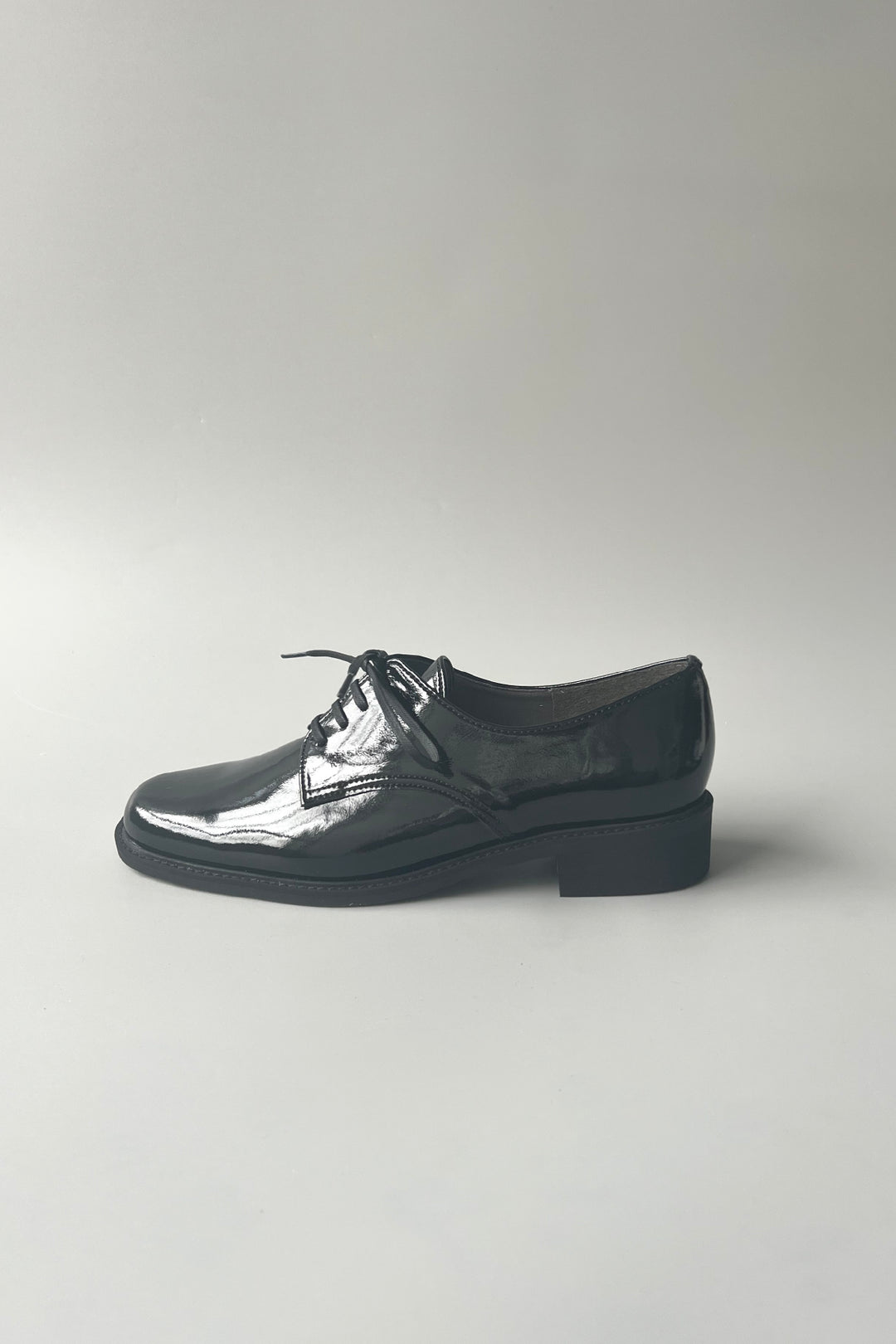 レースアップシューズ ブラック 日本製｜LOTTADESIGN.×AREZZO