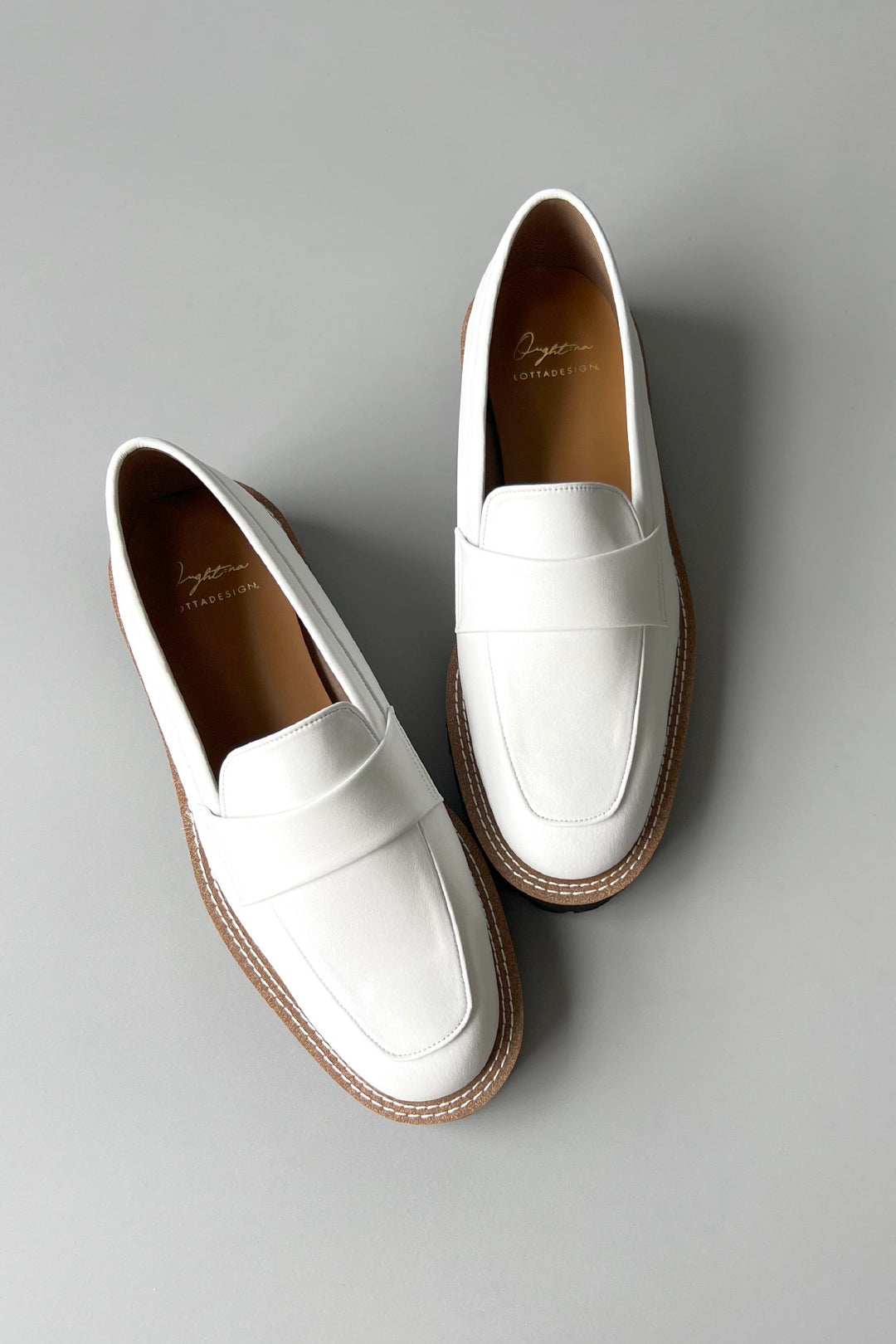 ABBY-トラックソールローファー エナメルローファー ホワイト