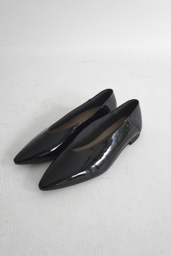 【ELINE】Vカットフラット　（受注商品）
