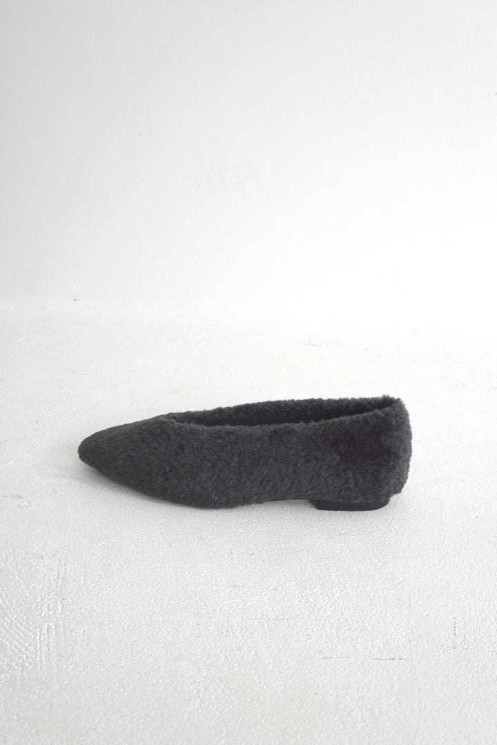【ELINE】Vカットフラット　（受注商品）