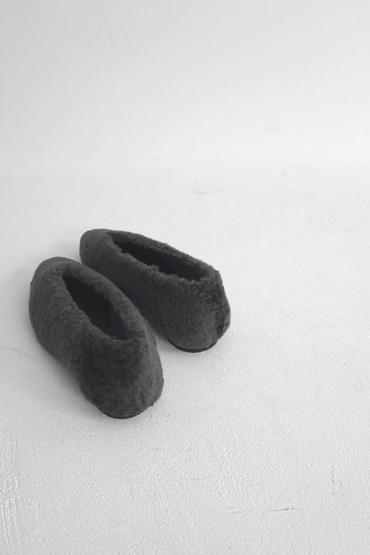 【ELINE】Vカットフラット　（受注商品）