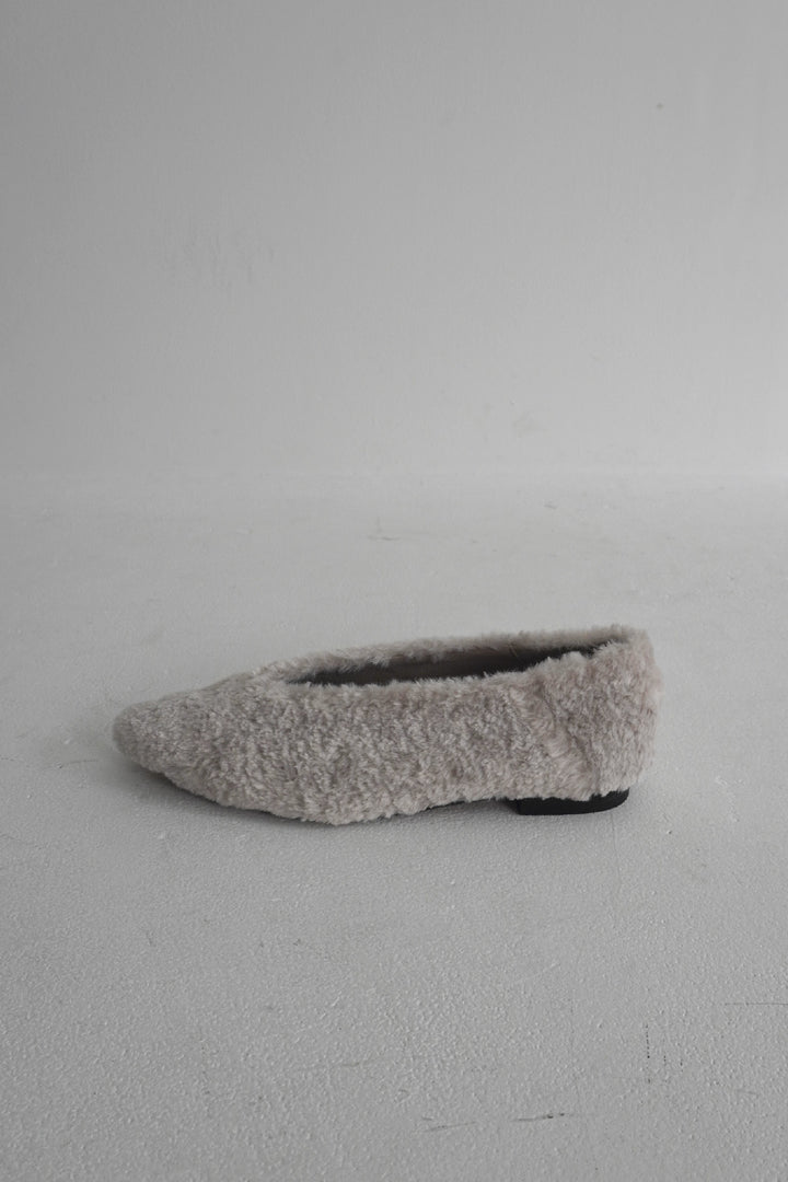 【ELINE】Vカットフラット　（受注商品）