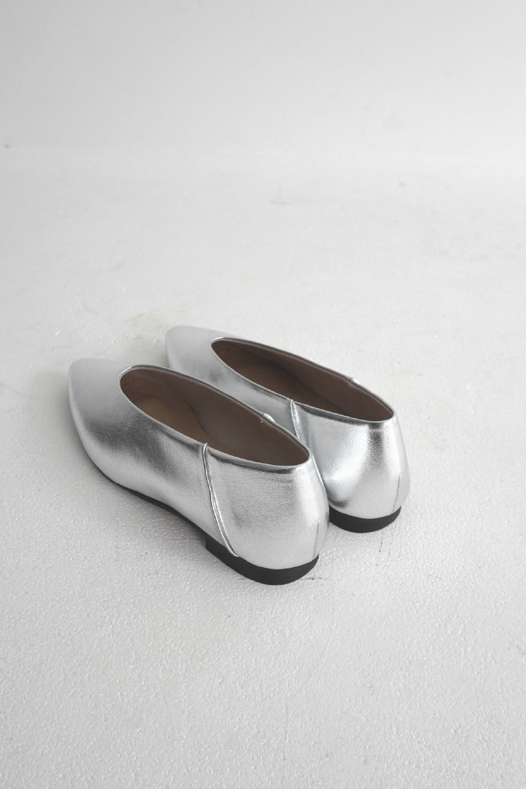 【ELINE】Vカットフラット　（受注商品）