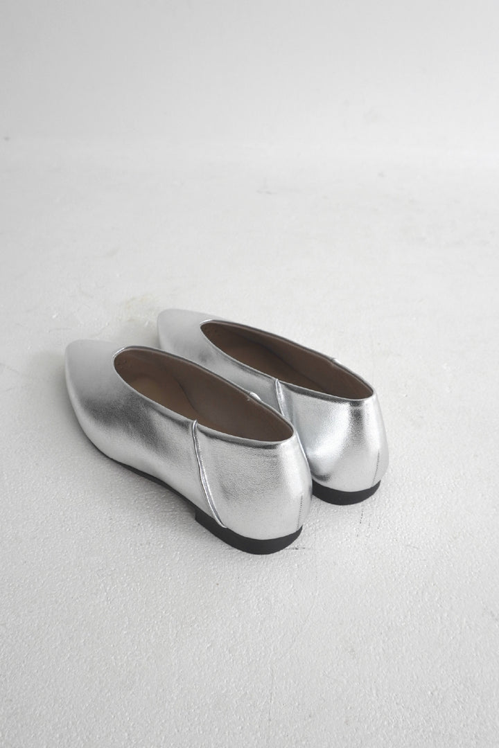 【ELINE】Vカットフラット　（受注商品）
