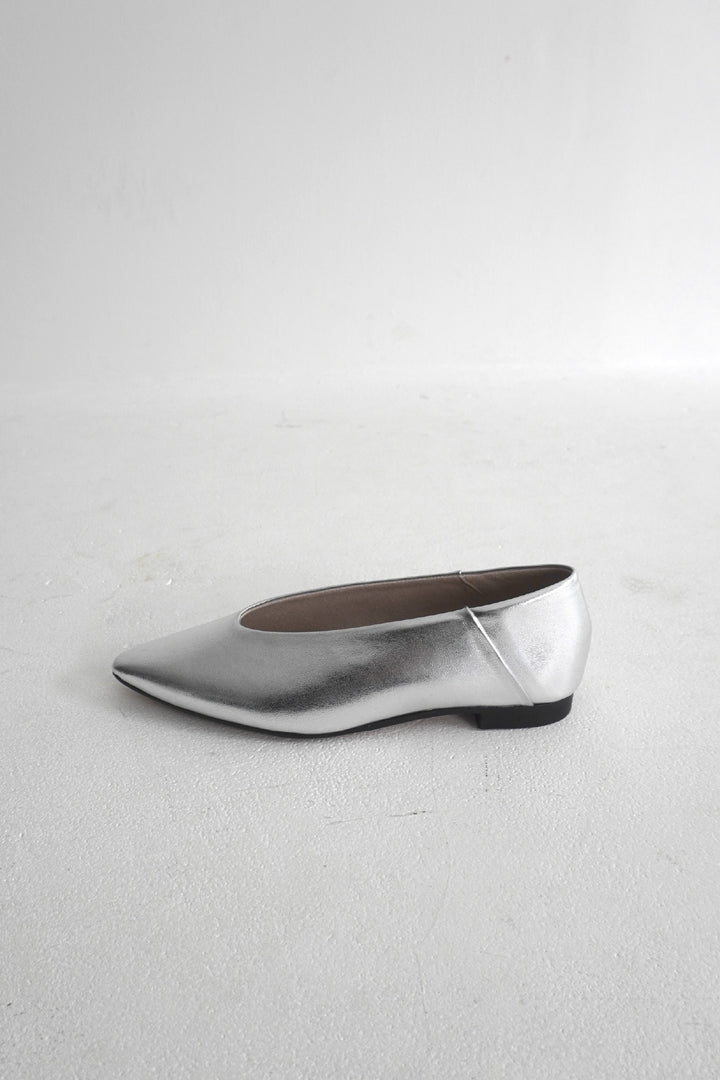 【ELINE】Vカットフラット　（受注商品）