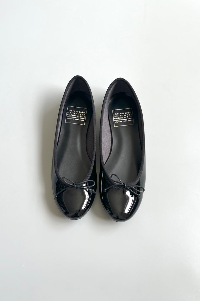 ロッタです♪ ロッタデザイン フラットパンプス ポインテッドトゥ made in