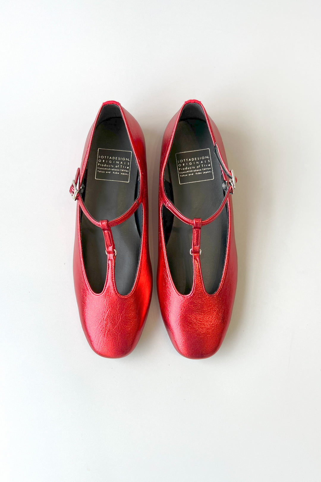 【KATE】T-Strap Flat Shoes, Square Toe, All-Weather Use ■Black E/Silver