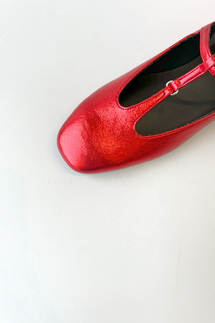 【KATE】T-Strap Flat Shoes, Square Toe, All-Weather Use ■Black E/Silver