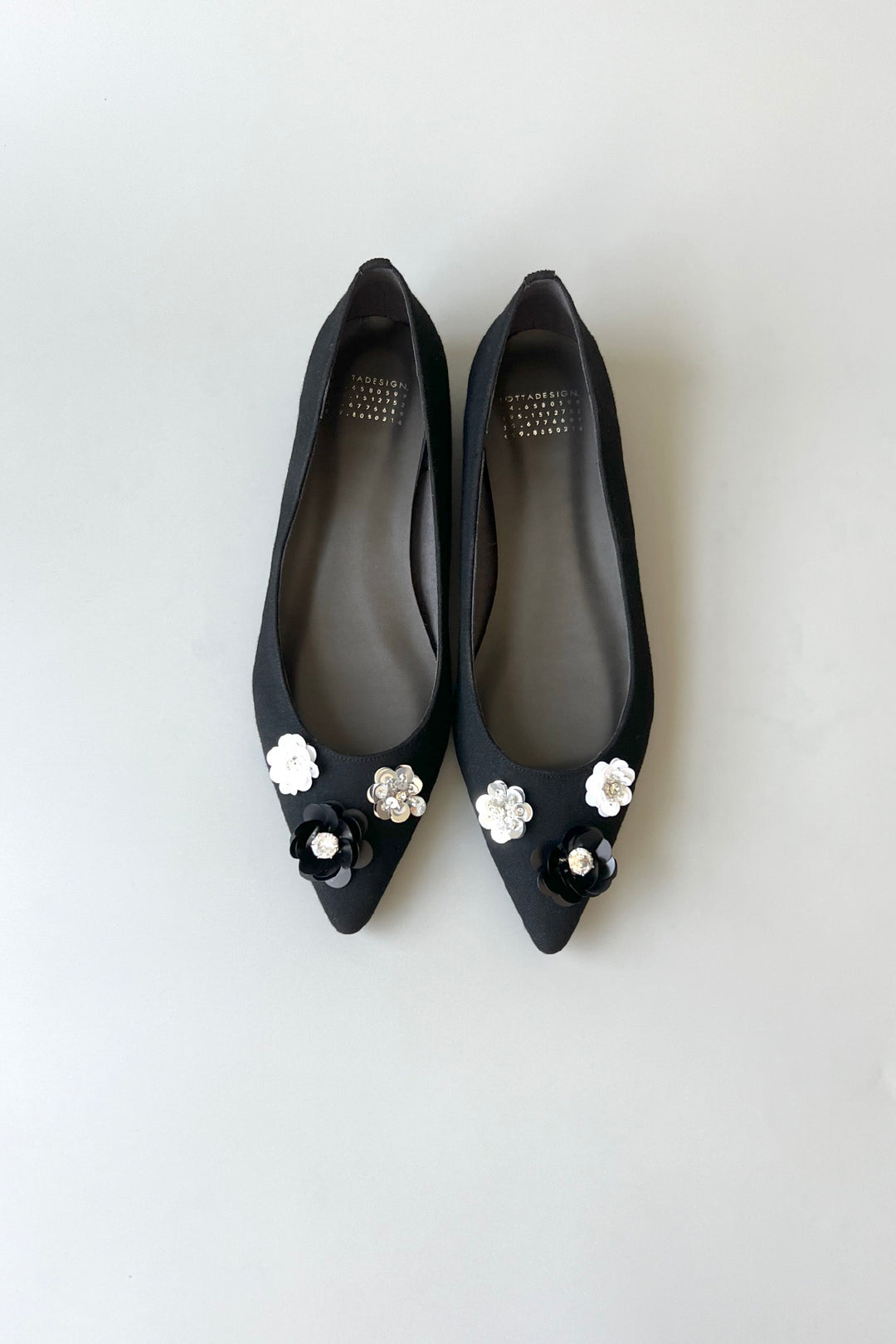 ロッタです♪ ロッタデザイン フラットパンプス ポインテッドトゥ made in