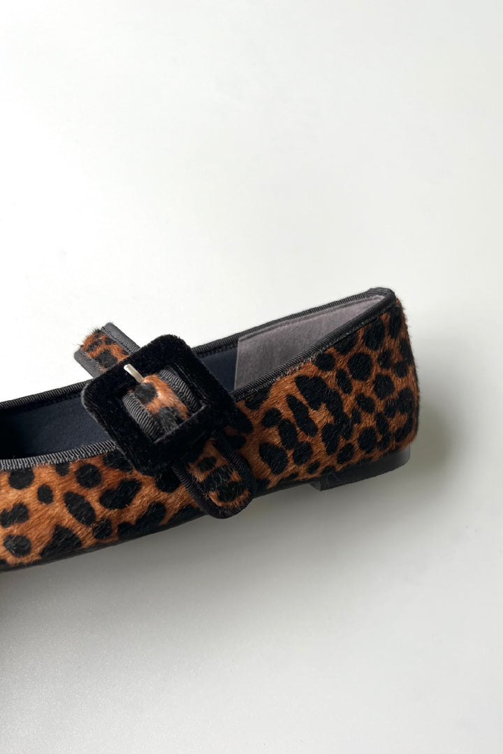 ロッタデザイン スクエア ビジューストラップ バレエシューズ ［NELU