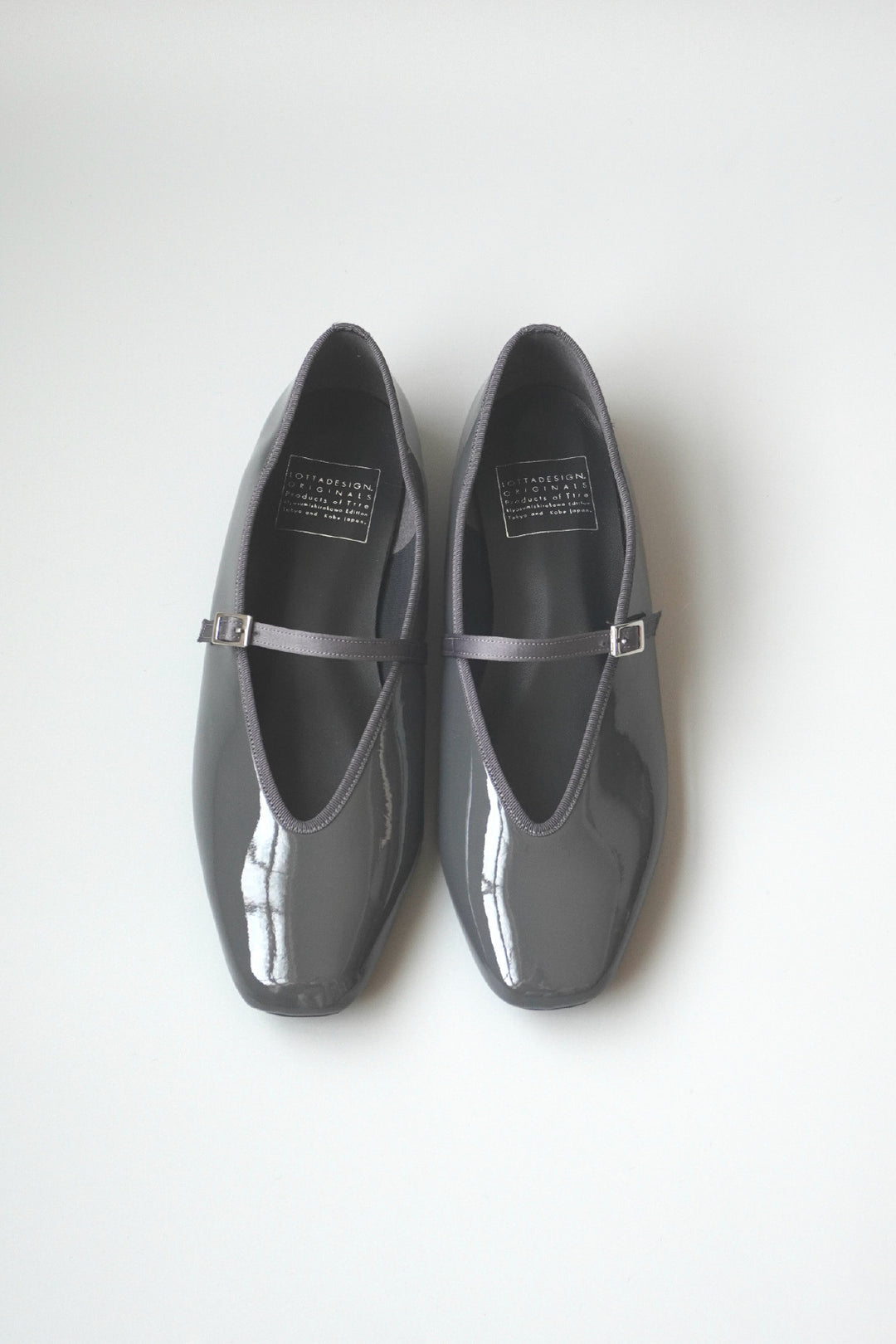 【NOLDE.R】 Vカットストラップバレエ  晴雨兼用