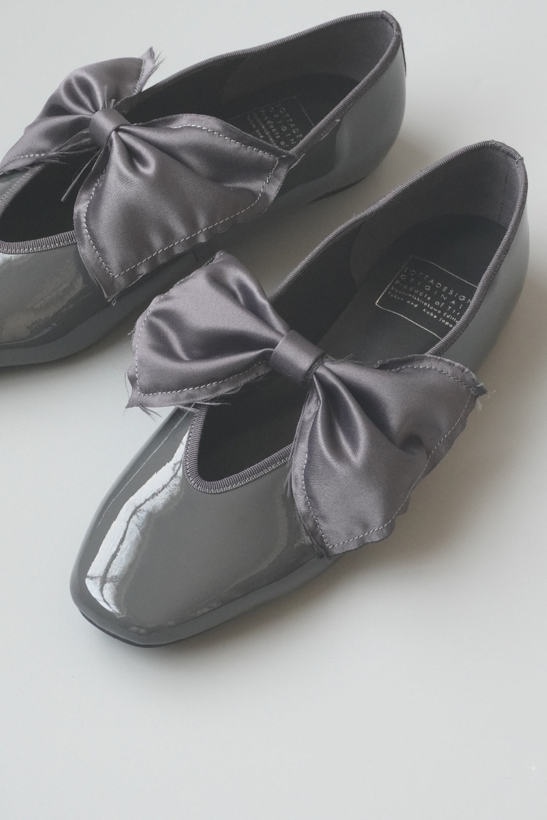 【NOLDE.R】 Vカットストラップバレエ  晴雨兼用