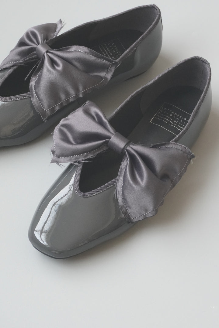 【NOLDE.R】 Vカットストラップバレエ  晴雨兼用