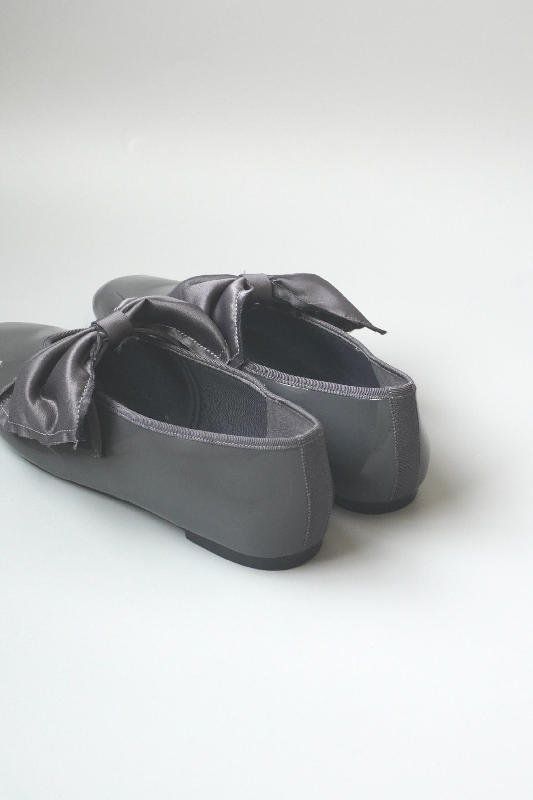 【NOLDE.R】 Vカットストラップバレエ  晴雨兼用