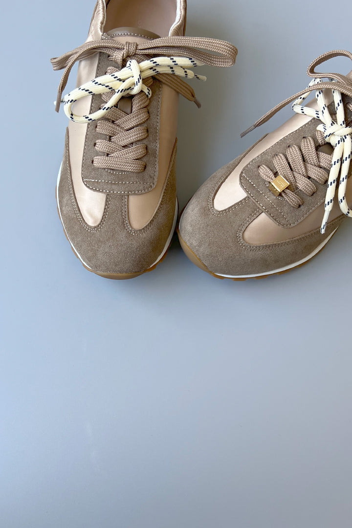 【SNOOK】〈Immediate Delivery〉Soft Double-Lace Sneakers ■Black/Beige