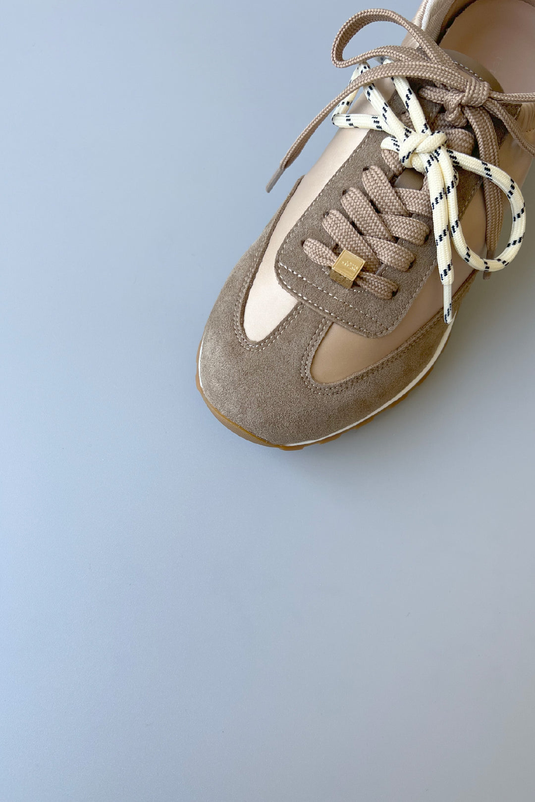 【SNOOK】〈Immediate Delivery〉Soft Double-Lace Sneakers ■Black/Beige