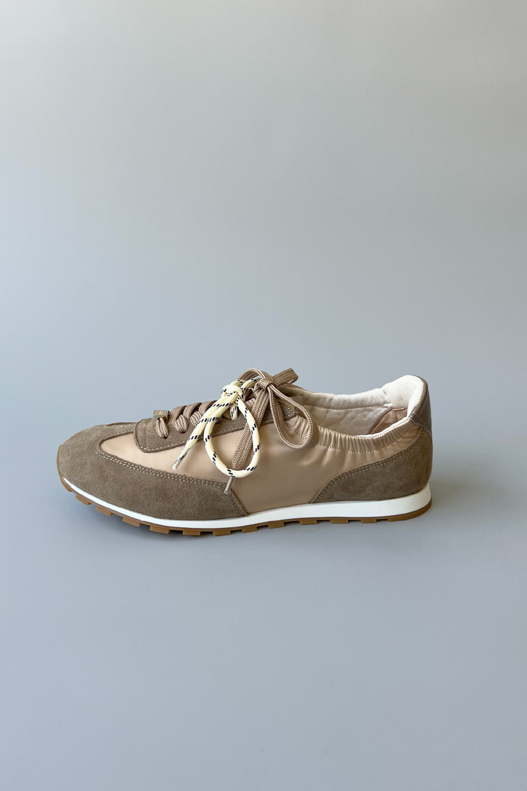 【SNOOK】〈Immediate Delivery〉Soft Double-Lace Sneakers ■Black/Beige