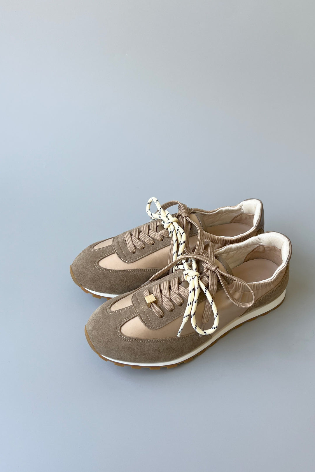 【SNOOK】〈Immediate Delivery〉Soft Double-Lace Sneakers ■Black/Beige
