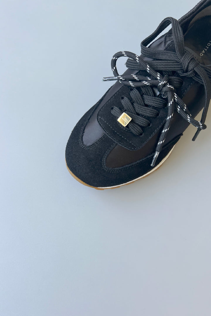 【SNOOK】〈Immediate Delivery〉Soft Double-Lace Sneakers ■Black/Beige