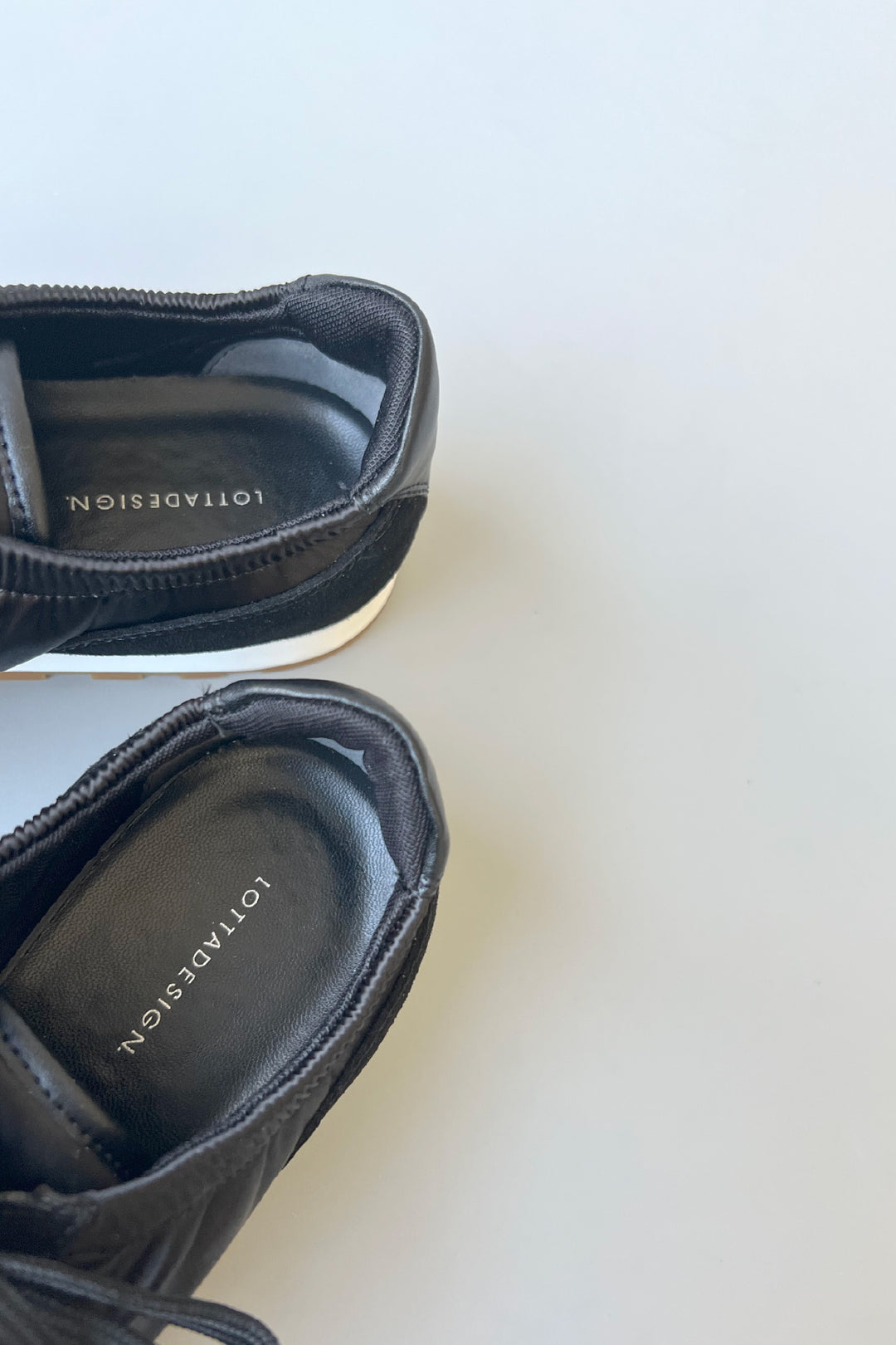 【SNOOK】〈Immediate Delivery〉Soft Double-Lace Sneakers ■Black/Beige