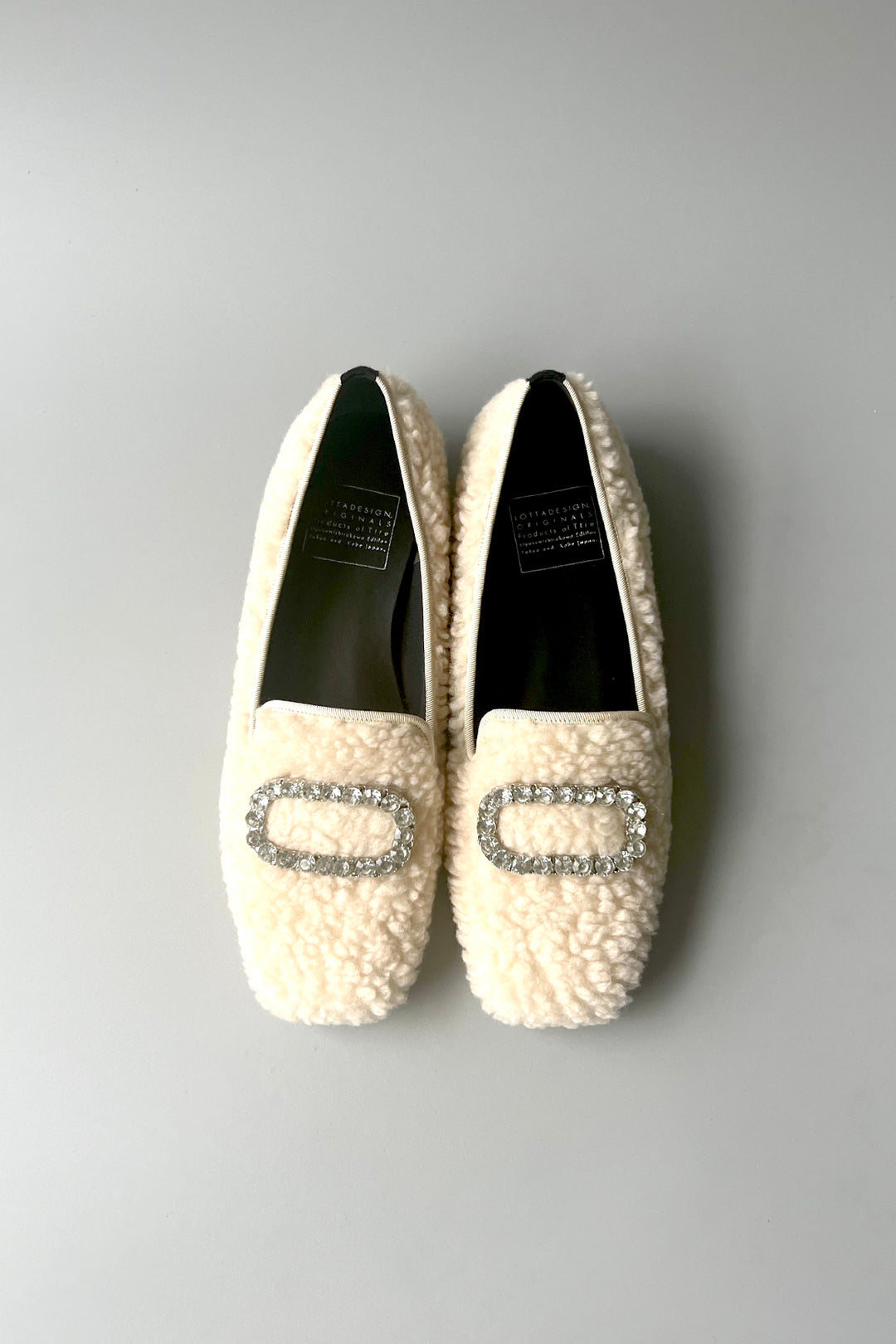 LOTTADESIGN ファー素材 ビジュー付きフラットシューズ LOTTADESIGN ファー素材 ビジュー付きフラットシューズ ロッタ