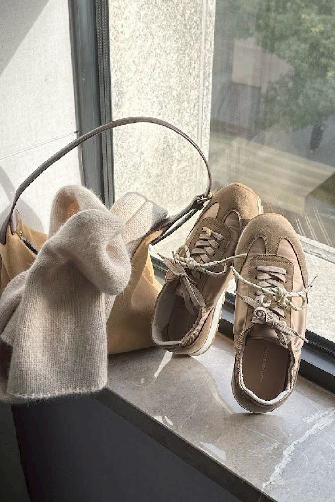 【SNOOK】〈Immediate Delivery〉Soft Double-Lace Sneakers ■Black/Beige